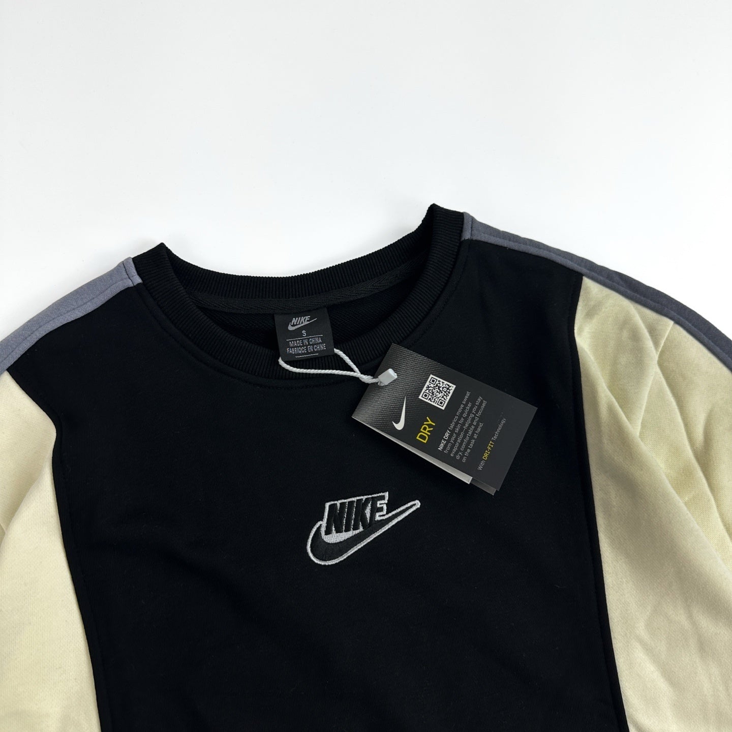 Nike Sportswear Crewneck Sweatshirt Black/Cream/Grey