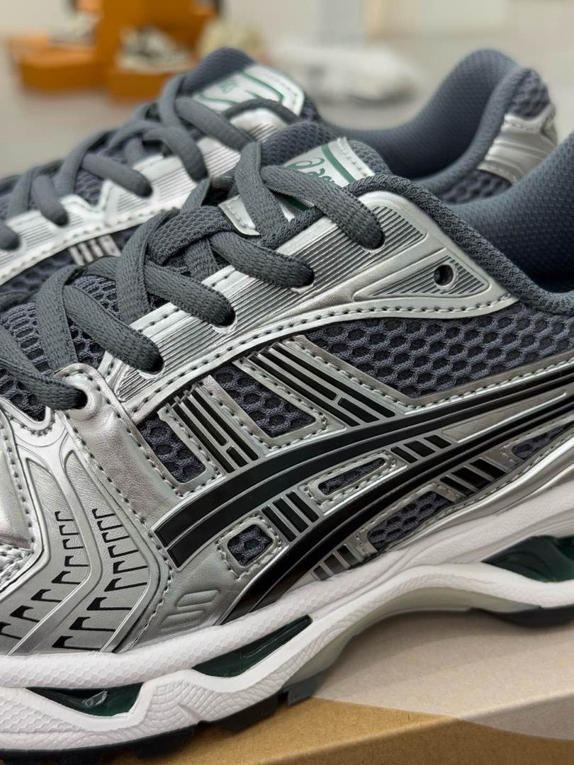 ASICS baskets Gel Kayano 14 grey