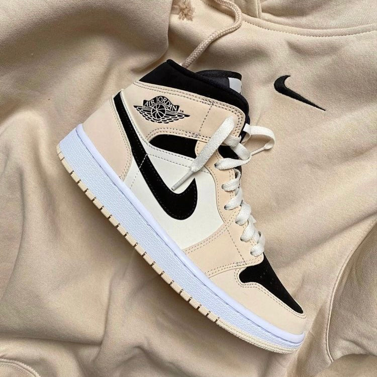 Sneakers - Air Jordan 1 Beige